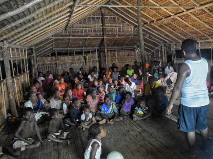 NIPS workshop with Kosisi village. Photo By NIPS Media