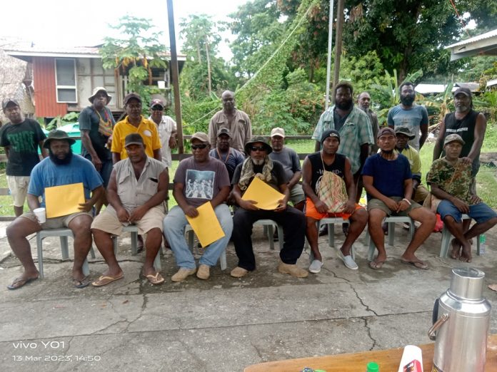 Members of former MEF and IFM after their meeting at Kakabona, East Honiara yesterday.
