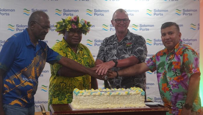 SIPA Board Chair Michael Wate (left) representatives of stakeholders(middle) and SIPA's CEO Eranda Kotelawala