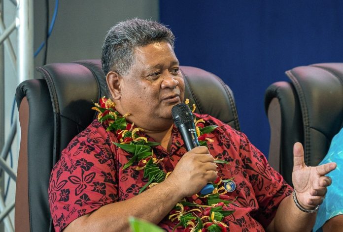 MINISTER